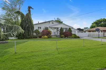 170 W 9th Street, Deer Park, NY 11729 - Photo 2