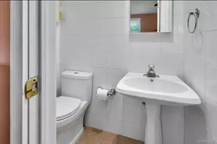 170 W 9th St, Deer Park, NY 11729 - Photo 16