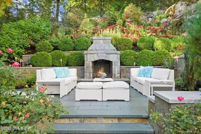 26 Round Hill Road, Greenwich, CT 06830 - Photo 4