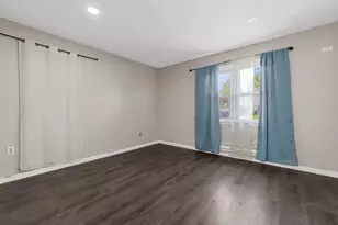 434 N Alleghany Ave, Lindenhurst, NY 11757 - Photo 8