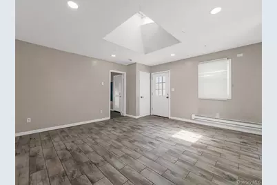 434 N Alleghany Avenue, Lindenhurst, NY 11757 - Photo 6