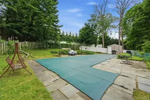 10 Tanyard Ln, Huntington, NY 11743 - Photo 10