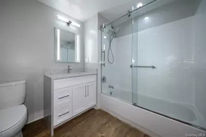 1100 Avalon Street #S1412, Glen Cove, NY 11542 - Photo 6