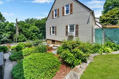 136 Midland Avenue, Yonkers, NY 10705 - Photo 40