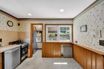 136 Midland Avenue, Yonkers, NY 10705 - Photo 18