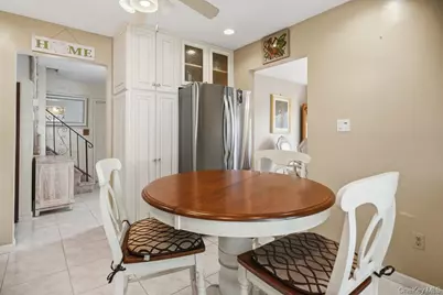 48 Lawrence Avenue, Holbrook, NY 11741 - Photo 14