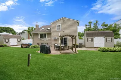 48 Lawrence Avenue, Holbrook, NY 11741 - Photo 24