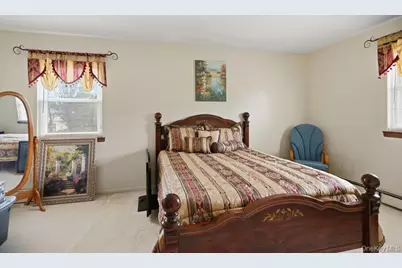 48 Lawrence Avenue, Holbrook, NY 11741 - Photo 20