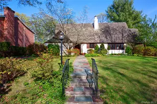 3 Brompton Rd, Garden City, NY 11530 - Photo 2