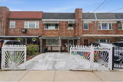 1020 E 213th Street, Bronx, NY 10469 - Photo 1