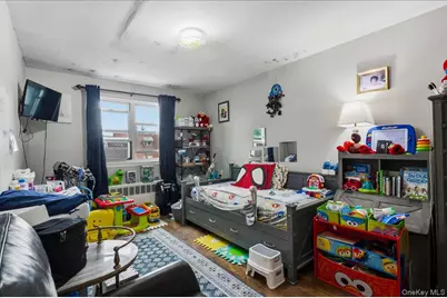 1020 E 213th Street, Bronx, NY 10469 - Photo 8