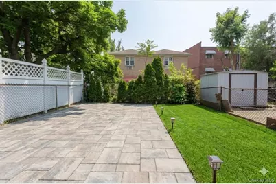 1020 E 213th Street, Bronx, NY 10469 - Photo 32