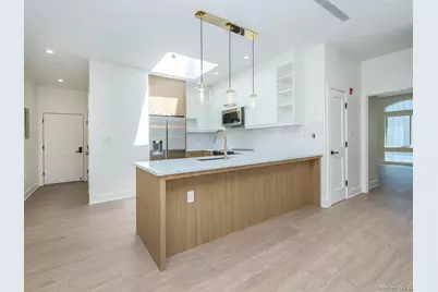 24 Lumber Road #3, Roslyn, NY 11576 - Photo 2
