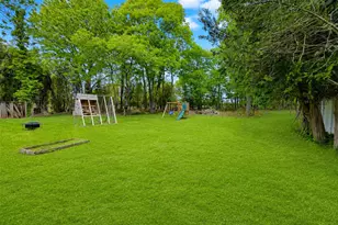 89 Lincoln Ave, Mastic Beach, NY 11951 - Photo 14