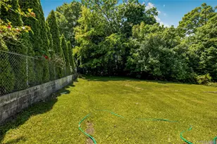 107 Hayward St, Yonkers, NY 10704 - Photo 24