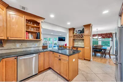 75 Elm Avenue, Smithtown, NY 11787 - Photo 10