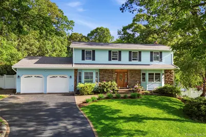 14 Julia Circle, East Setauket, NY 11733 - Photo 2