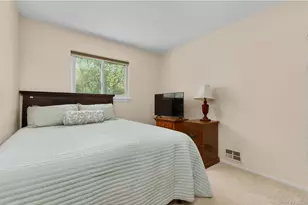 351 London Rd, Yorktown Heights, NY 10598 - Photo 16