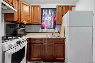 76-14 69th Rd, Middle Village, NY 11379 - Photo 16