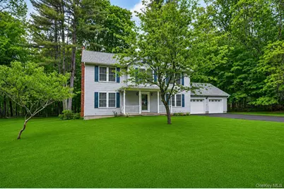 9 Karen Court, Rock Tavern, NY 12575 - Photo 2