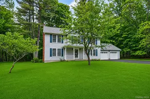 9 Karen Ct, Rock Tavern, NY 12575 - Photo 2