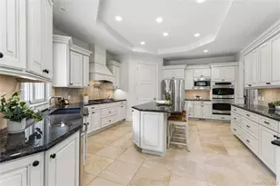 1960 Midlane S, Syosset, NY 11791 - Photo 14
