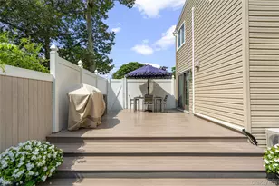 939 Manor Ln, Bay Shore, NY 11706 - Photo 34