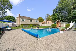 939 Manor Ln, Bay Shore, NY 11706 - Photo 38