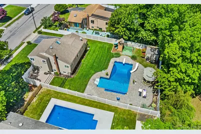 939 Manor Lane, Bay Shore, NY 11706 - Photo 6