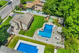 939 Manor Ln, Bay Shore, NY 11706 - Photo 6
