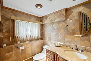 939 Manor Ln, Bay Shore, NY 11706 - Photo 32