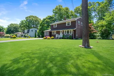 10 Hollingwood Drive, Coram, NY 11727 - Photo 2