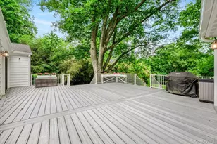 4 Lower Dr, Huntington, NY 11743 - Photo 30