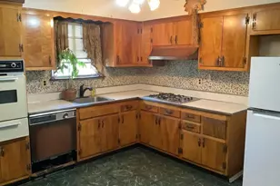 2 Sneden Ct, Spring Valley, NY 10977 - Photo 2