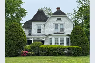 454 Main Street, Center Moriches, NY 11934 - Photo 2