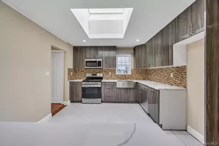 [Address not provided], Valley Stream, NY 11580 - Photo 8