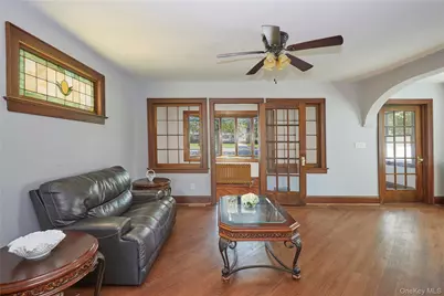 43 E Raleigh Avenue, New York, NY 10310 - Photo 4