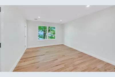 124 North Drive, Massapequa, NY 11758 - Photo 28