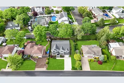 124 North Drive, Massapequa, NY 11758 - Photo 2