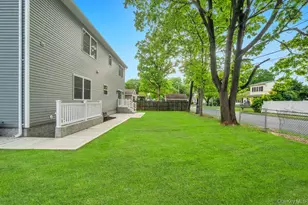124 North Dr, Massapequa, NY 11758 - Photo 36