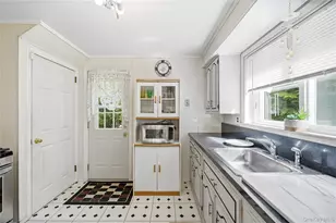 30 Greenvale Cir, White Plains, NY 10607 - Photo 6