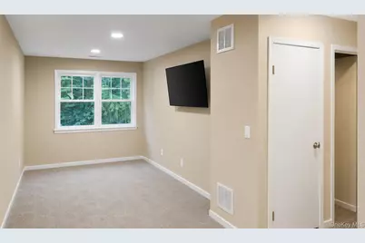 1405 Sara Circle, Port Jefferson, NY 11776 - Photo 12