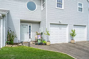 1405 Sara Cir, Port Jefferson, NY 11776 - Photo 2