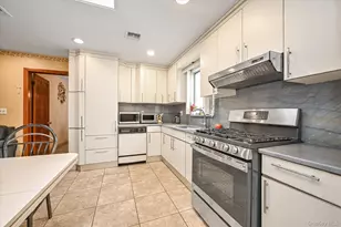 33-22 208th St, Bayside, NY 11361 - Photo 8