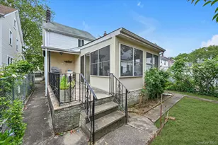 33-22 208th St, Bayside, NY 11361 - Photo 18