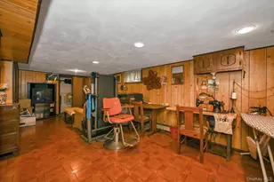33-22 208th St, Bayside, NY 11361 - Photo 16