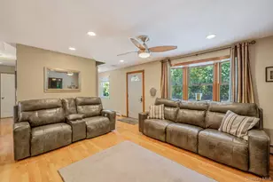 242 Lower Rocky Point Rd, Sound Beach, NY 11789 - Photo 6