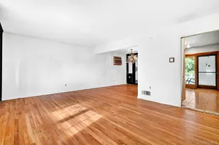 2 Forest Knoll Dr, Suffern, NY 10901 - Photo 12
