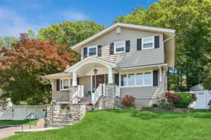 23 Ravenwood Dr, Kings Park, NY 11754 - Photo 4