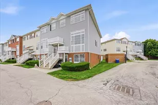 163 Surf Dr, Bronx, NY 10473 - Photo 2